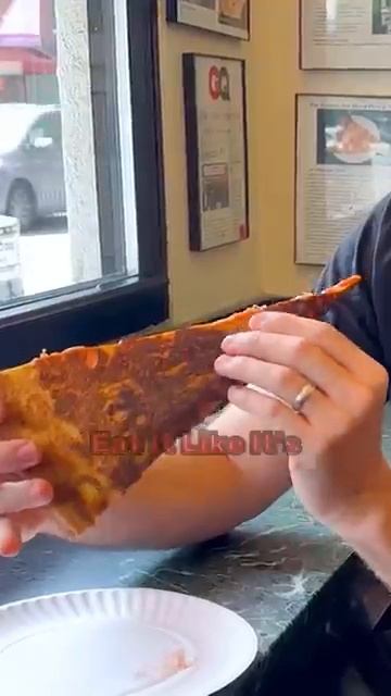 4 Ways People Eat New York Slices 🍕