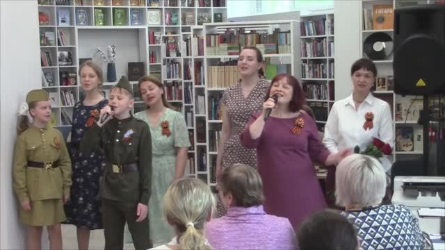 Выставка Олеси Уваровой «От героев былых времён...» 12.05.26 г, концерт библиотека Я.И.Бередникова