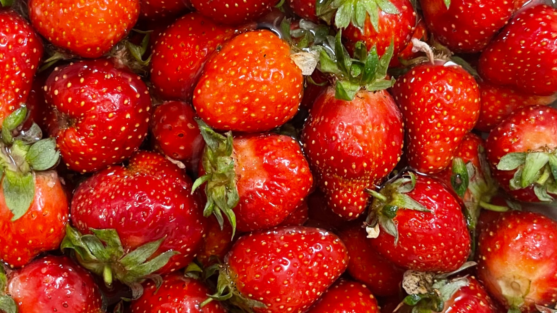 Ялта, сезон клубники в самом разгаре 🍓🥰