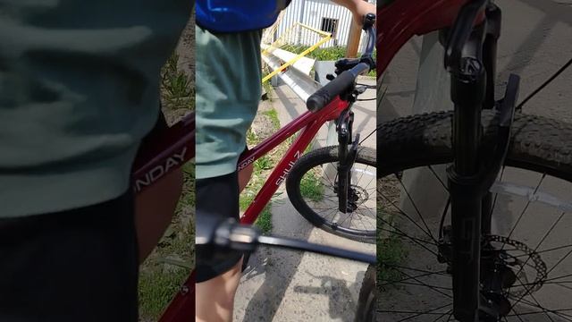 Катаемся на велике по опалихе