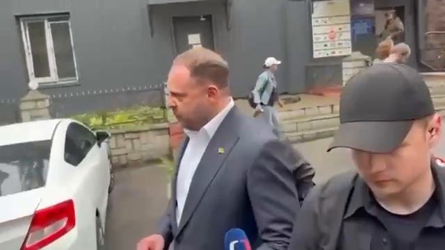 Первые кадры с вышедшим под залог из СИЗО Андреем Ермаком