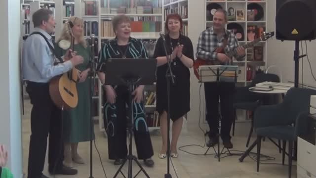 Наталья Сарпова, Галина и Владимир Мокроусов, Дина Домченкова и Владимир Майорова в Тихвине 17.05.26