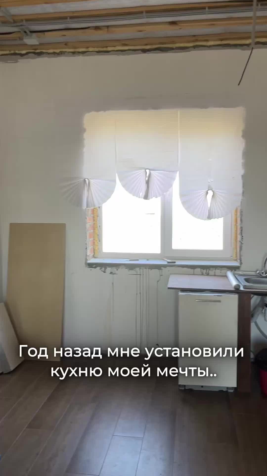 Не знаю, как блогерам удается расчистить себе точку съемки для удачных кадров.