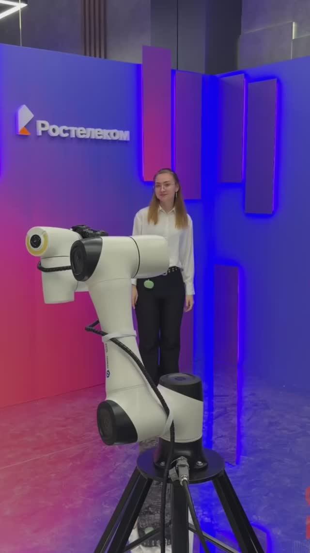 Glambot в деле + Cелфи-зеркало с ИИ