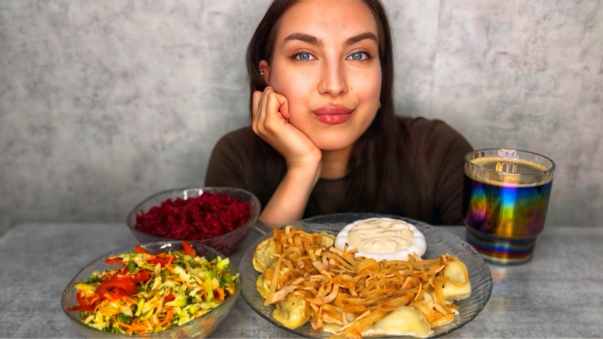 МУКБАНГ | ДОМАШНЯЯ КУХНЯ ❤️| ВАРЕНИКИ С ЖАРЕНЫМ ЛУЧКОМ С ВЕТЧИНОЙ | САЛАТИКИ ОВОЩНЫЕ |