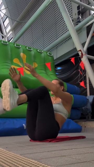 Ингеборг (Инге) Лёйнинг в новом видео💪📹