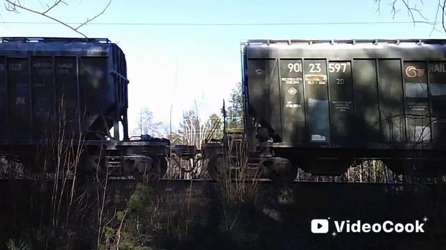 Электровоз 2ЭС5К 395 с грузовым поездом