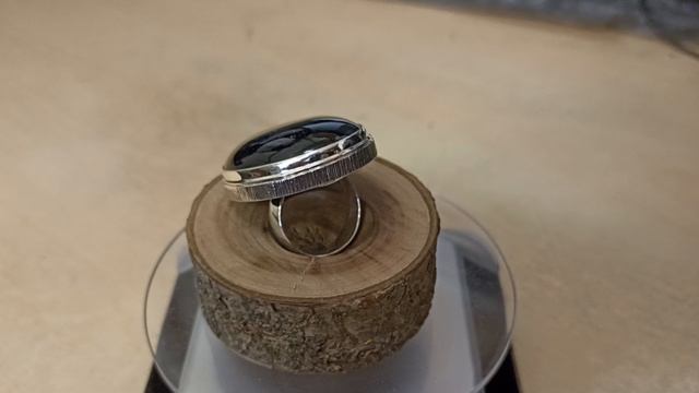 Серебряное кольцо с 