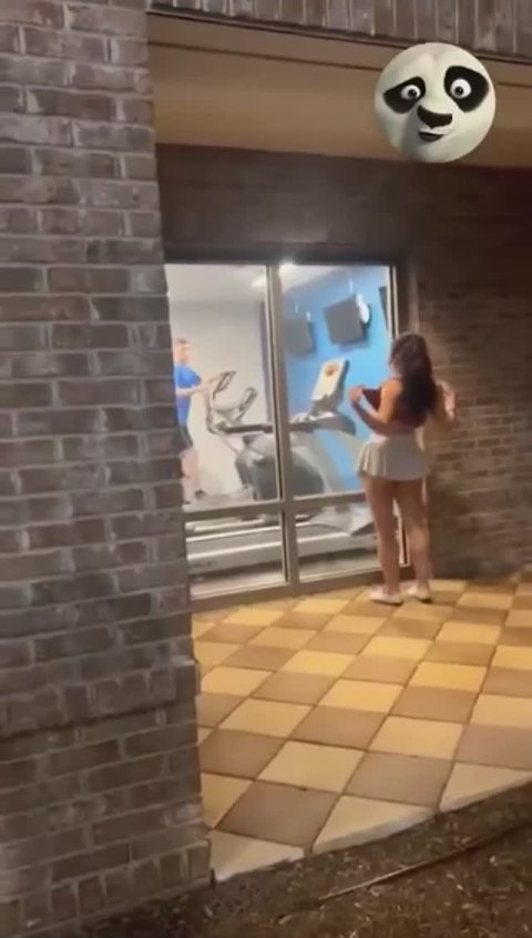 Отвлекает мужика