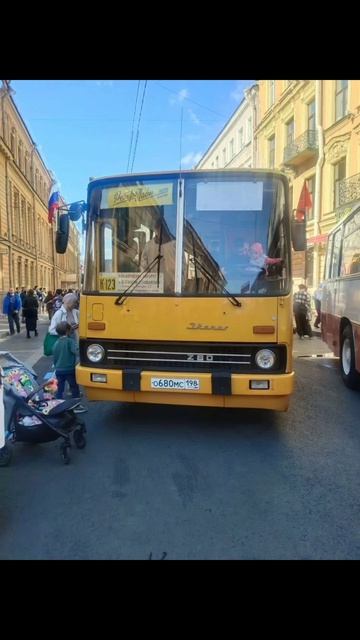 Выставка на Манежной площади в Санкт-Петербурге