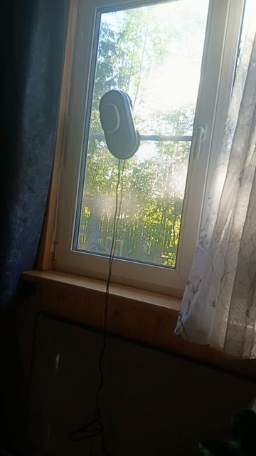 Ну вот и у нас есть робот мойщик окон.Супер!