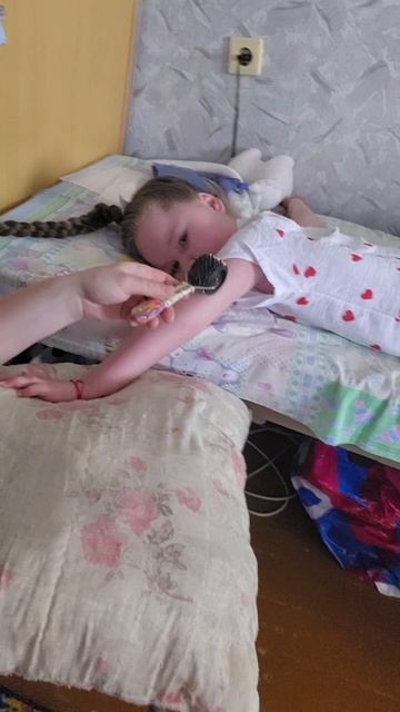 а ведь не всегда у принцессы есть настроение полежать на животике, так что ловим момент 😌💪👸🙂#ева