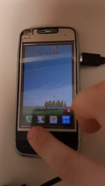Телефон LG