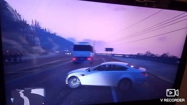 играю в гта 5