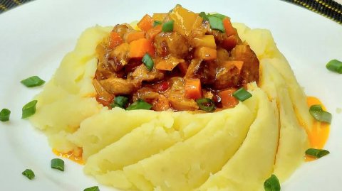 МЯСНАЯ ПОДЛИВА для макарон, пюре, риса, рыбы, мяса. Продукты для нее есть в каждом холодильнике.