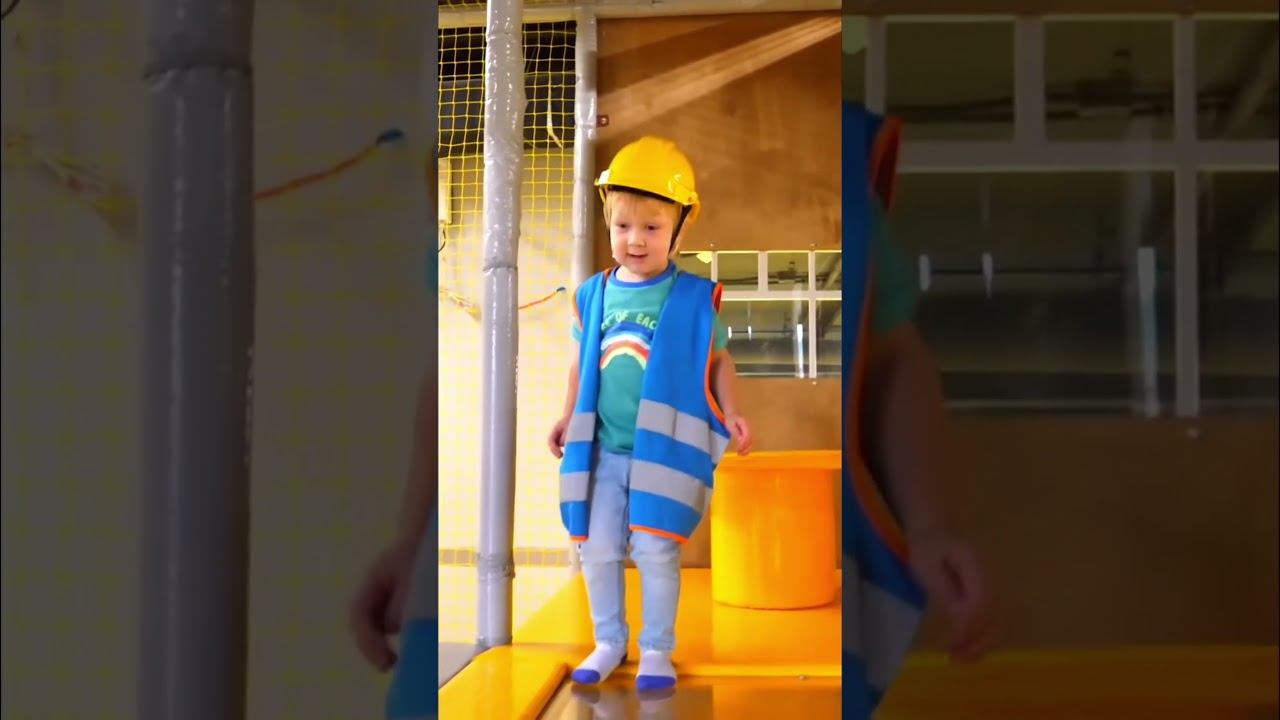 Высоко-высоко: Карл первый съезжает с горки! 🤸💨 #длядетей #детскийканал #игрыдлямалышей