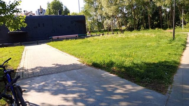 Около Подлодки в парке Победы