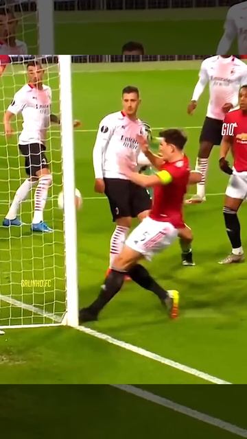 0 IQ Moments in Football 😂 #shorts (17)