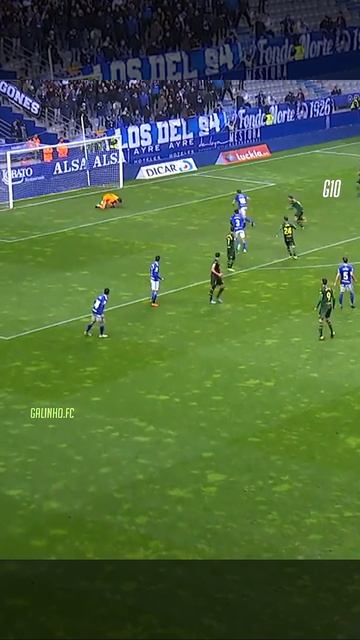0 IQ Moments in Football 😂 #shorts (2)