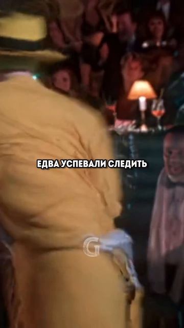 В сцене обыска из фильма «Маска» Джим Керри едва не обрушил съемочную платформу из-за трюка!