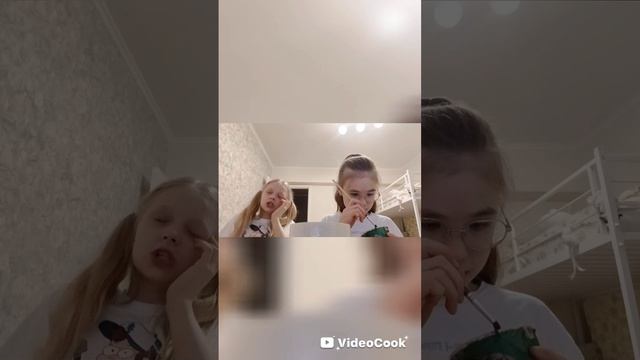 Мы попали в 5 ночей с Фреди.
Это из за Насти.🙄