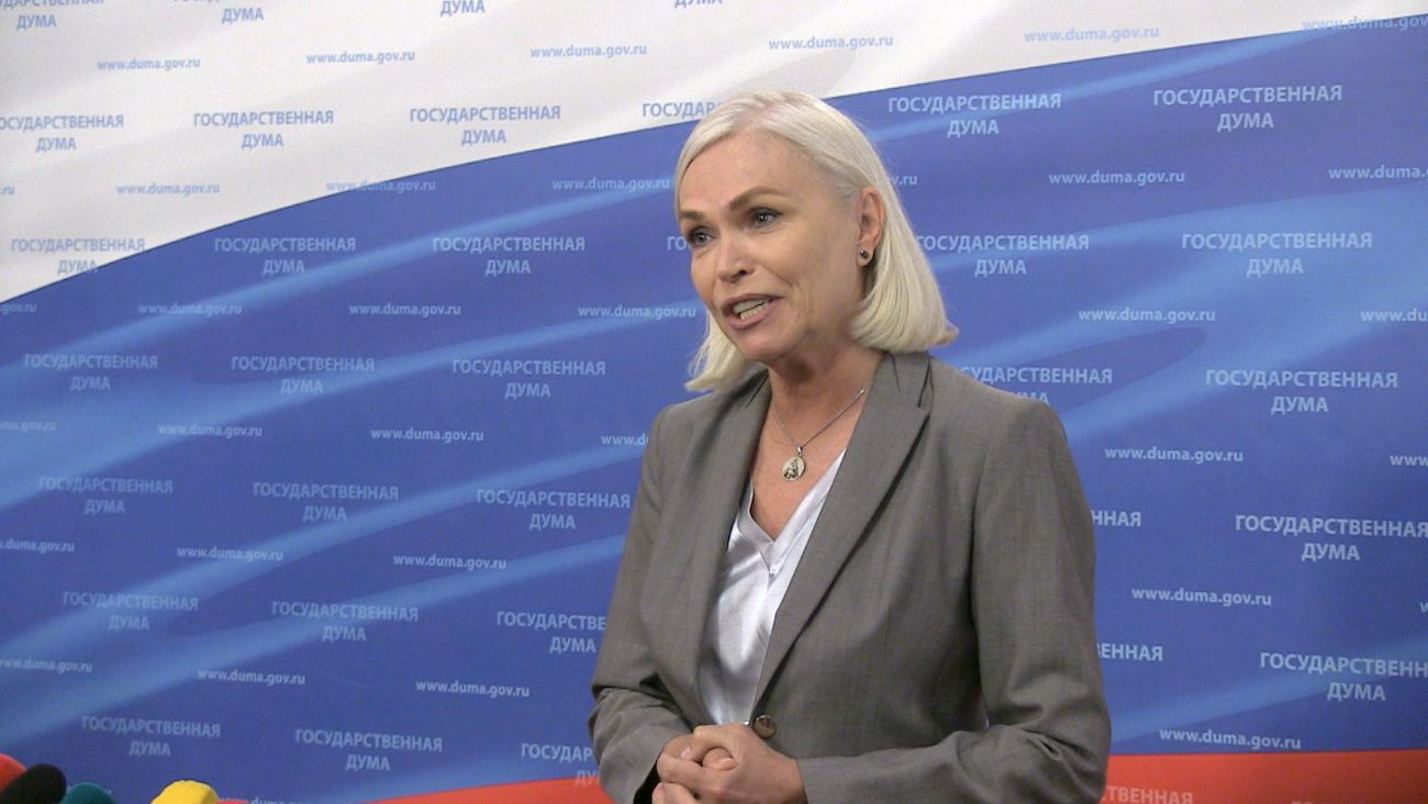 «Единая Россия» поздравляет школьников с последним звонком