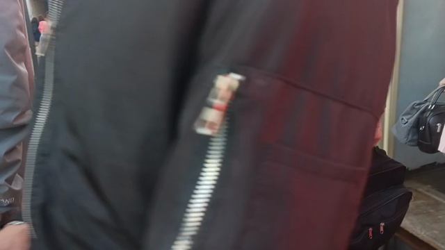 В Электричке ЭД4М Чайка 0377 теперь прикольно без времени и ниправильное время эфир до 20.0517:34:05