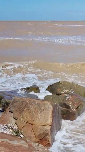 В Ейске на море сильный шторм🌊 на берегу песчанная буря.