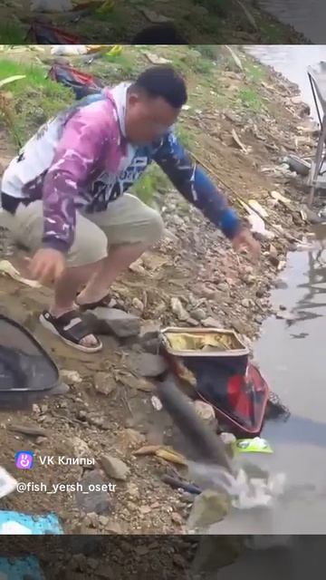 Горе рыбак)Упустил трофей!
