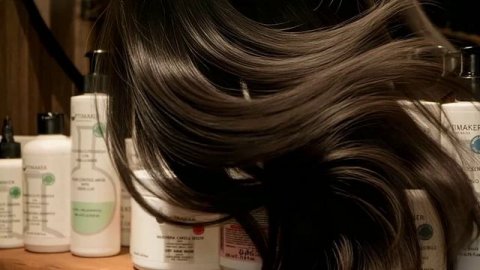 Многие трихологи и специалисты по волосам выбирают профессиональную лечебную косметику Optima ✨
