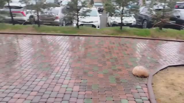 Живу обычной жизнью! Ничего интересного!)))