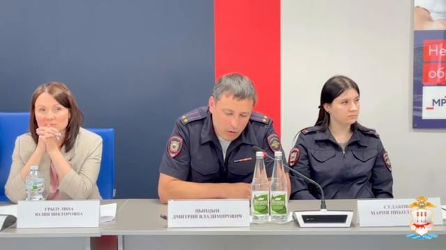 Сотрудники МВД приняли участие в родительском собрании, посвящённом безопасности детей в каникулы