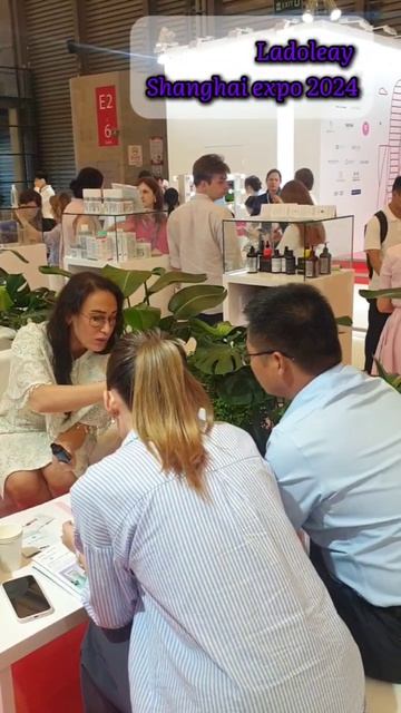 LADOLEAY в Шанхае День третий Международная выставка в Китае International personal care expo 2024 З