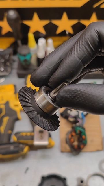 Отключается без нагрузки на холостых решаем проблему DeWALT DCF850 #деволт #tools #dewalt #dcf850
