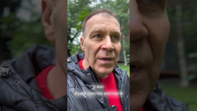 Если деньги долго не приходят, пригласите их на праздник в их честь :)