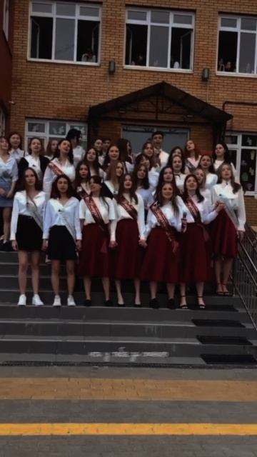 Эта эстетика последнего звонка ☺️

#cover #последнийзвонок #moodvideo #кавер #музыкадлядуши