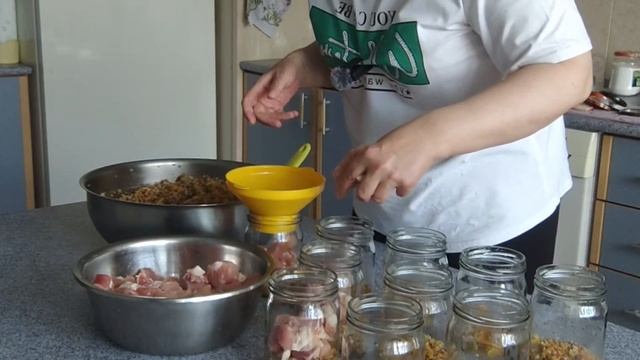 Готовлю гречу с мясом в автоклаве.