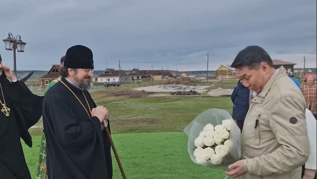 Встреча владыки Романа в Октемской Спасо-Троицкой церкви с. Чапаево Октемского наслега 31.05.2026