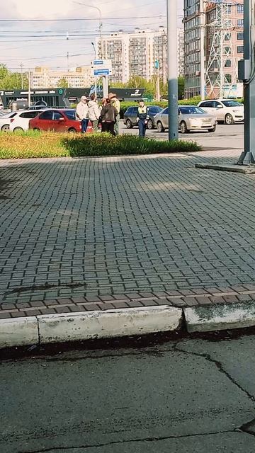 ГАЙЦЫ ПРИЕХАЛИ СРАЗУ НА МЕСТО ДТП,россия