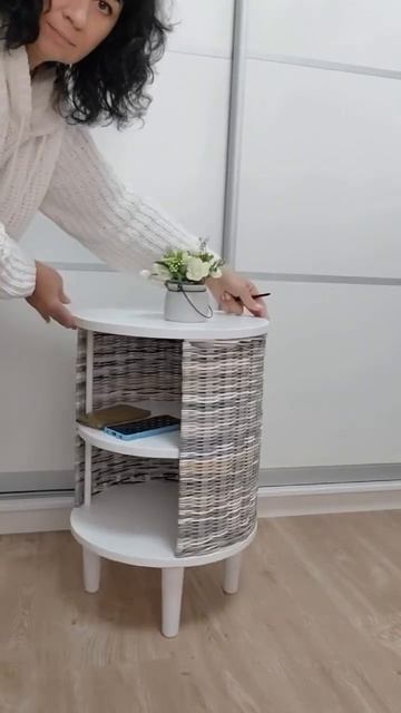 Когда хочется плести не только декор,а что-то по-масштабнееТумба из бумажных трубочек