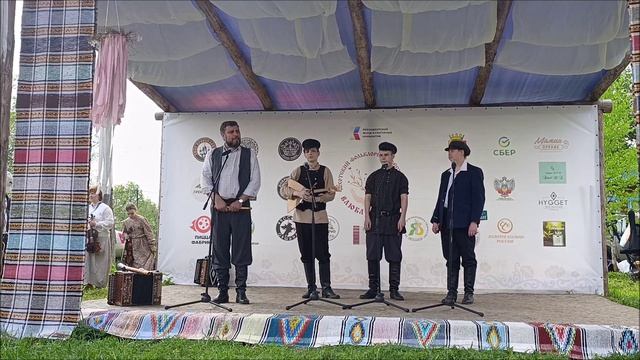 Можно ли признаться в любви на рожке? “Меж крутых бережков” и тайны пастушьего инструмента