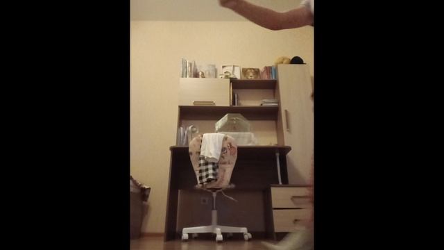 [22:29] вот так выглядит ваша авторша в реальной жизне