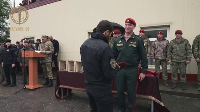 Семеро росгвардейцев из Чечни удостоились права ношения крапового берета