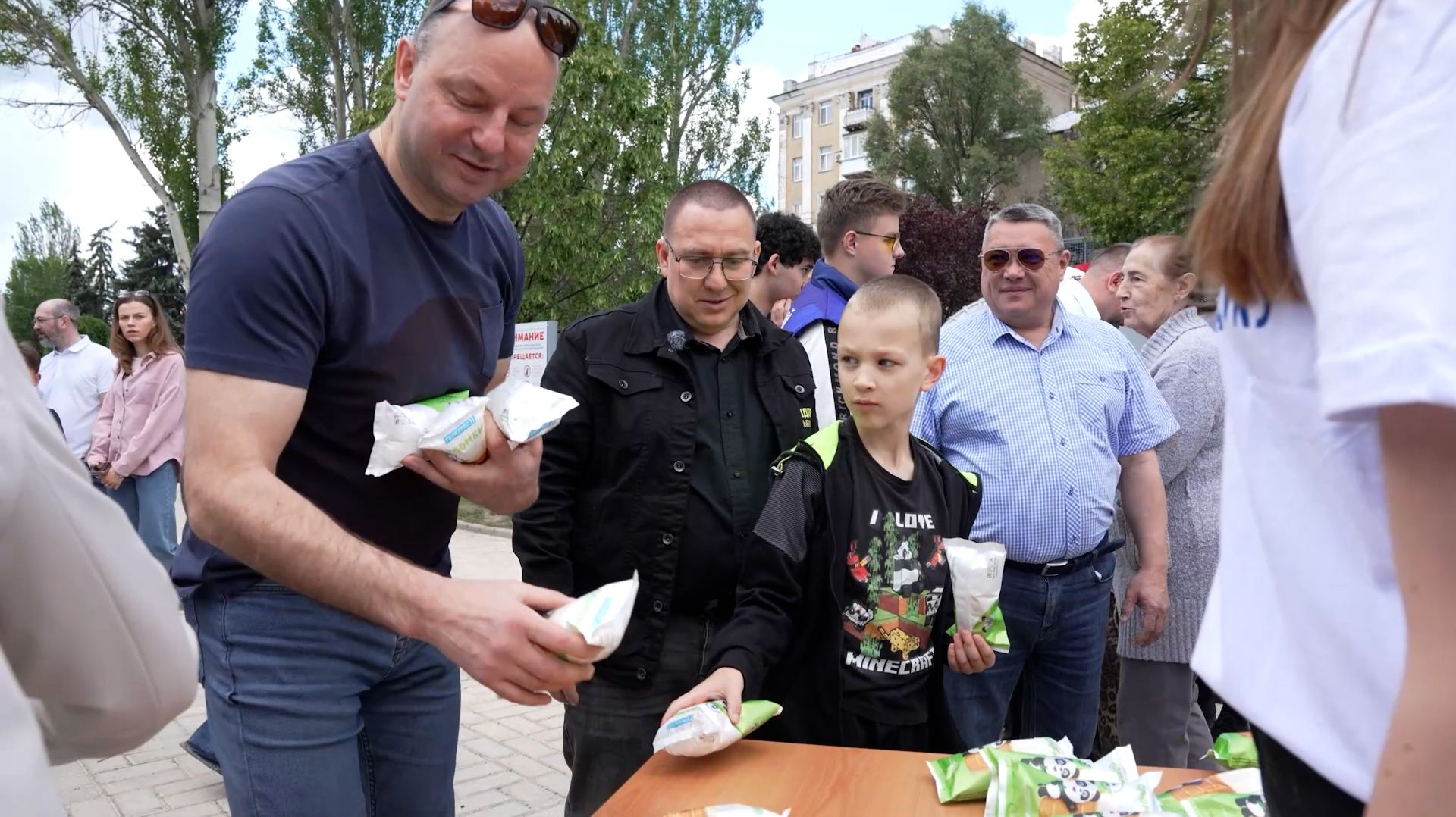 Андрей Крамар поздравил юных жителей Республики с Днем защиты детей