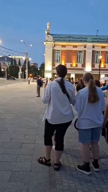 У СЫНА КОМАНДИРОВКА В НОВОСИБИРСК...