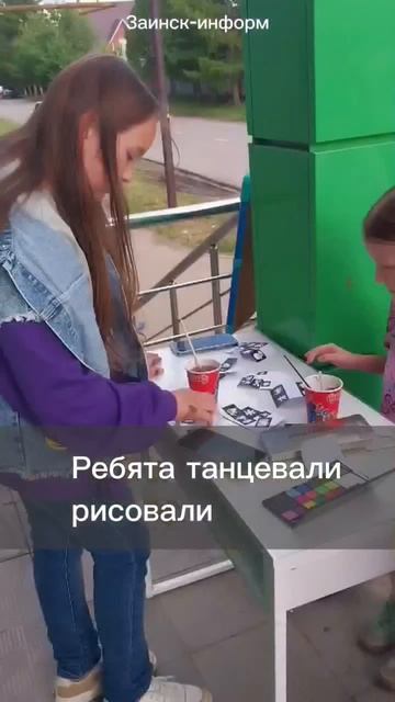 Яркий праздник с героями и сладостями прошёл в 35 квартале