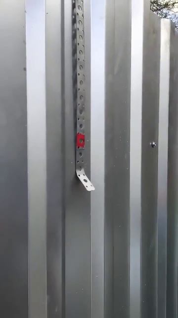 Пригодится при монтаже профлиста на забор.👍

Если монтировать забор и применять этот лайфхак