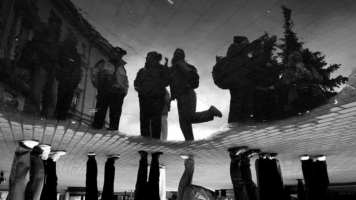Мариупольский фотоклуб исследует петербургские дворы