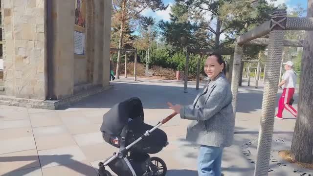 Везде успели, гуляем в парке! Выходной!))