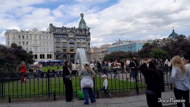 Шумный день в Петербурге. Невский-Казанский собор-Мойка